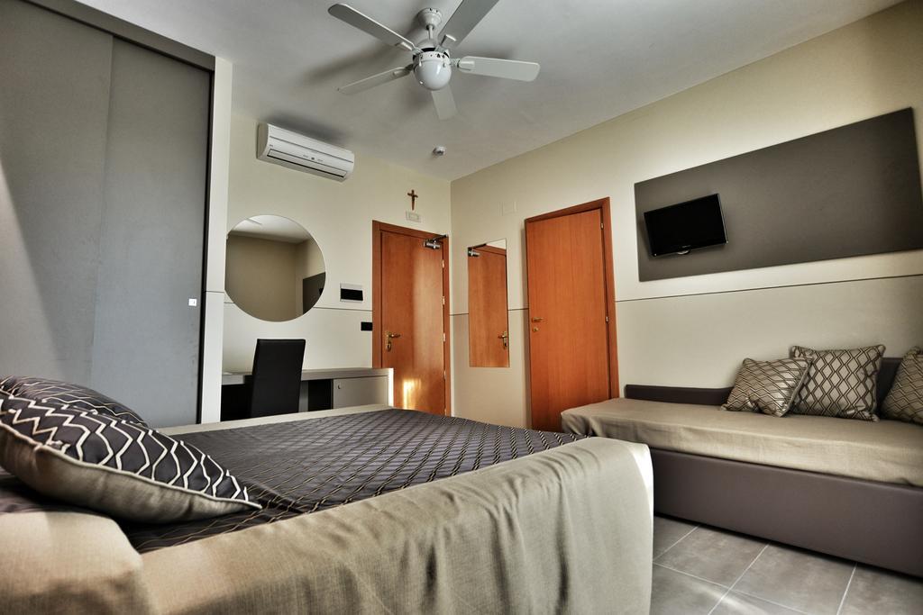 Hotel Sorriso Тосколано Мадерно Екстериор снимка
