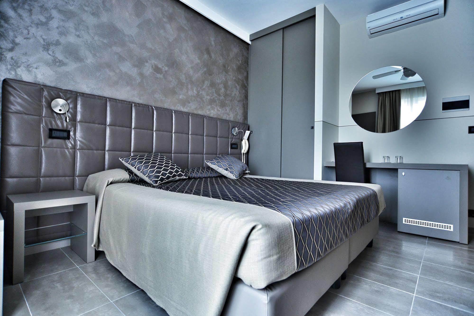 Hotel Sorriso Тосколано Мадерно Екстериор снимка