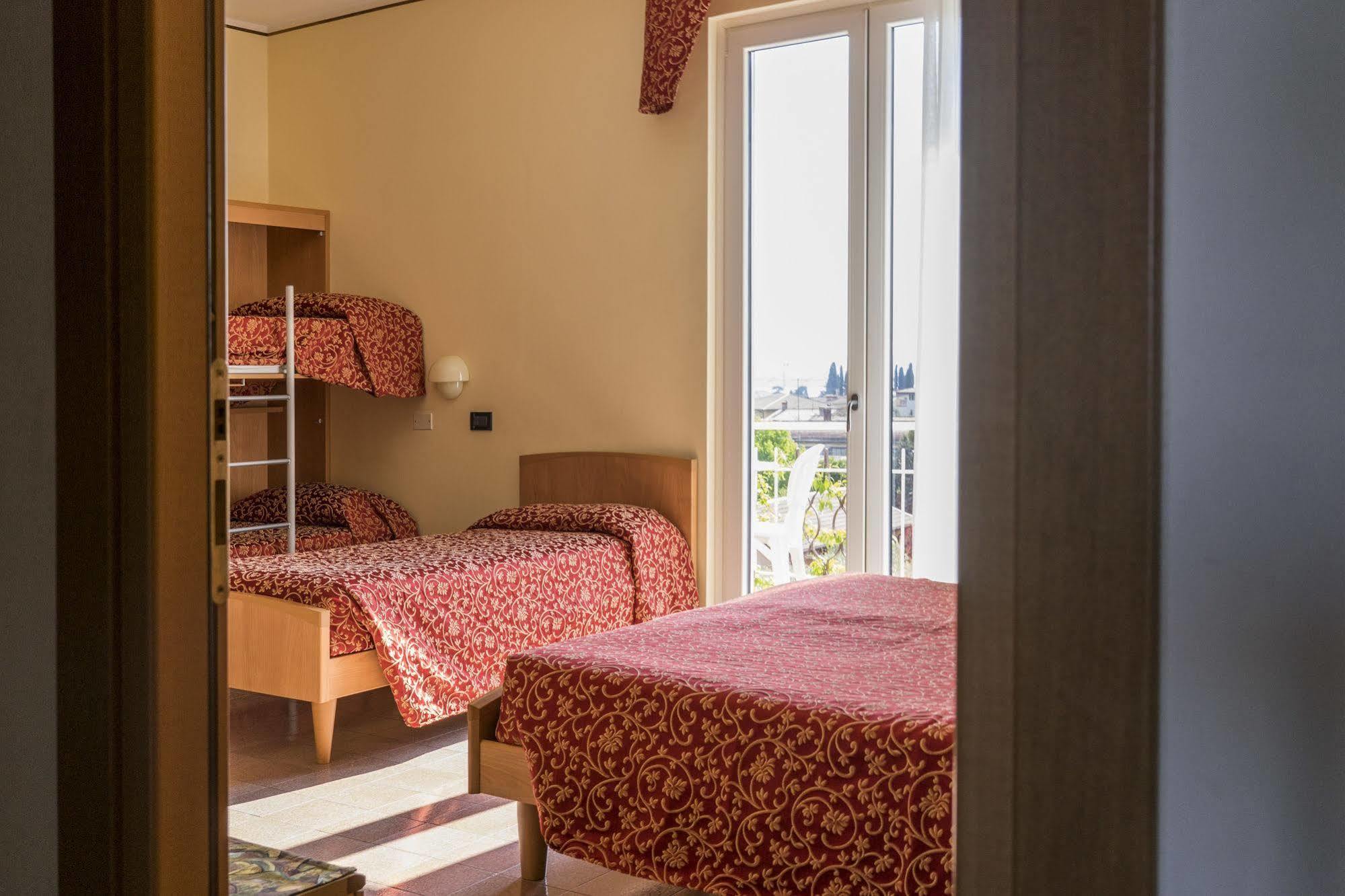 Hotel Sorriso Тосколано Мадерно Екстериор снимка