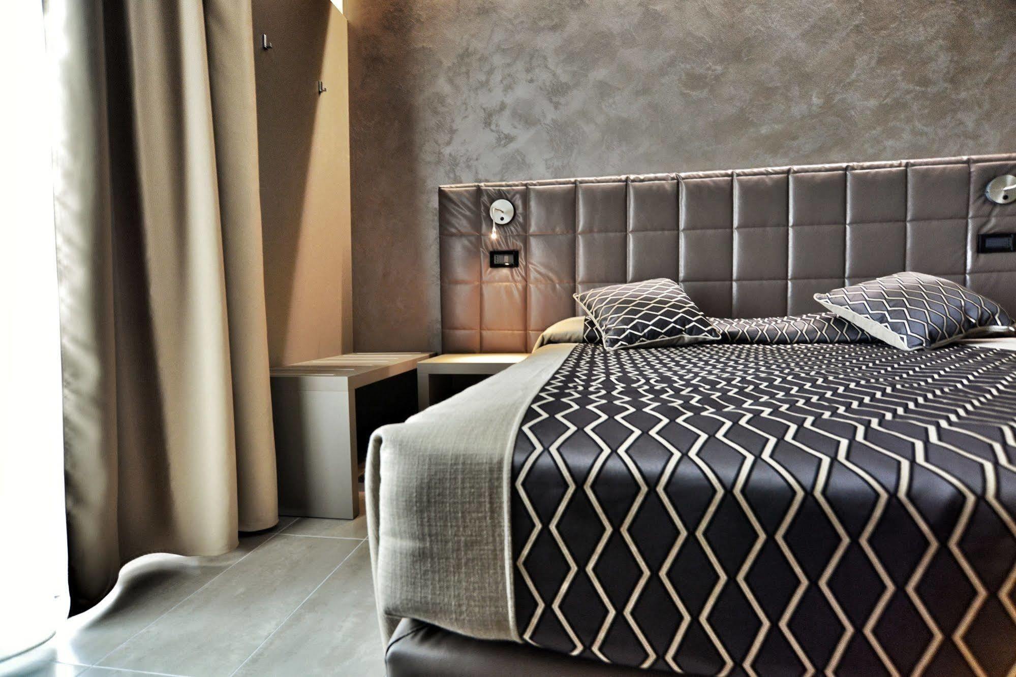 Hotel Sorriso Тосколано Мадерно Екстериор снимка