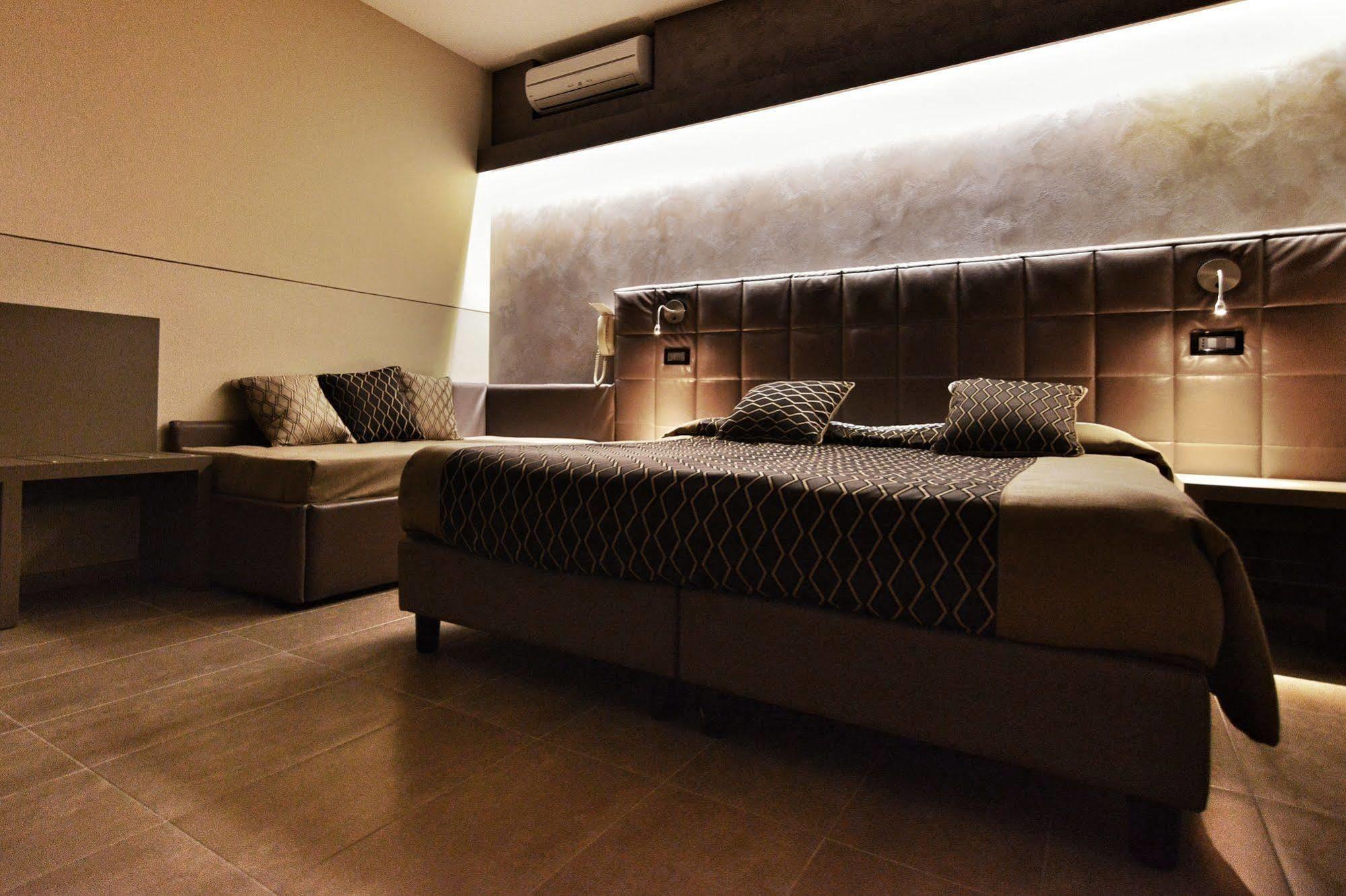 Hotel Sorriso Тосколано Мадерно Екстериор снимка