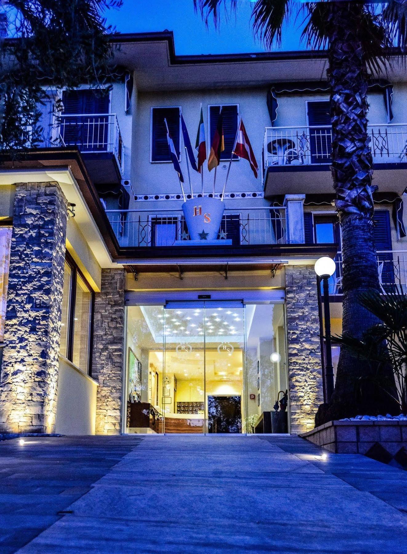Hotel Sorriso Тосколано Мадерно Екстериор снимка