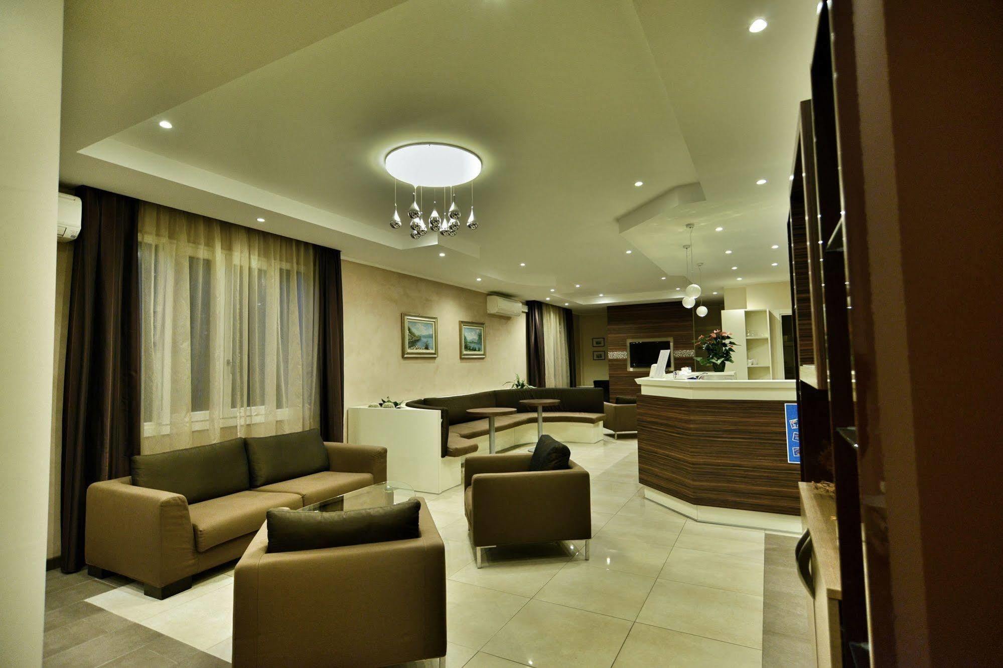 Hotel Sorriso Тосколано Мадерно Екстериор снимка