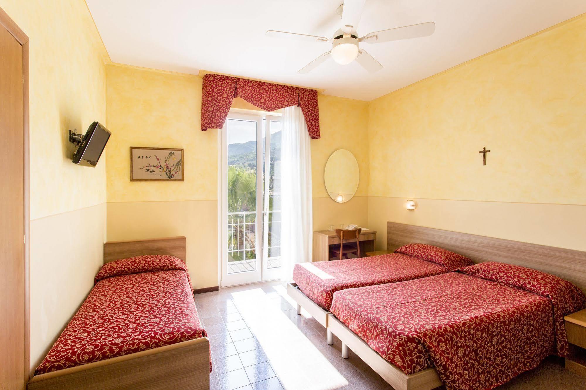 Hotel Sorriso Тосколано Мадерно Екстериор снимка