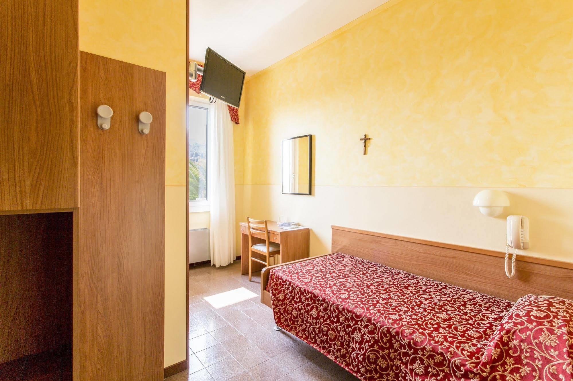 Hotel Sorriso Тосколано Мадерно Екстериор снимка