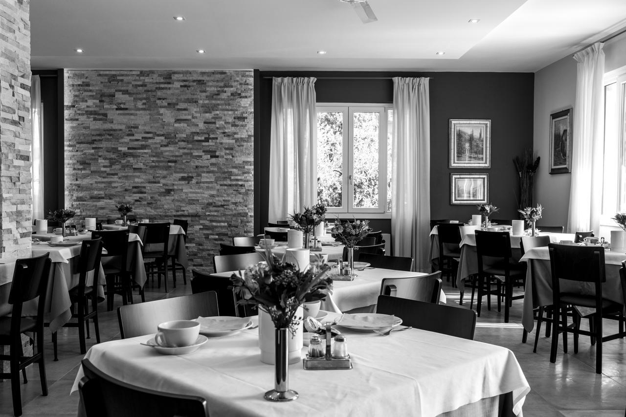 Hotel Sorriso Тосколано Мадерно Екстериор снимка