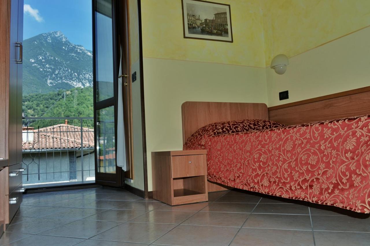 Hotel Sorriso Тосколано Мадерно Екстериор снимка
