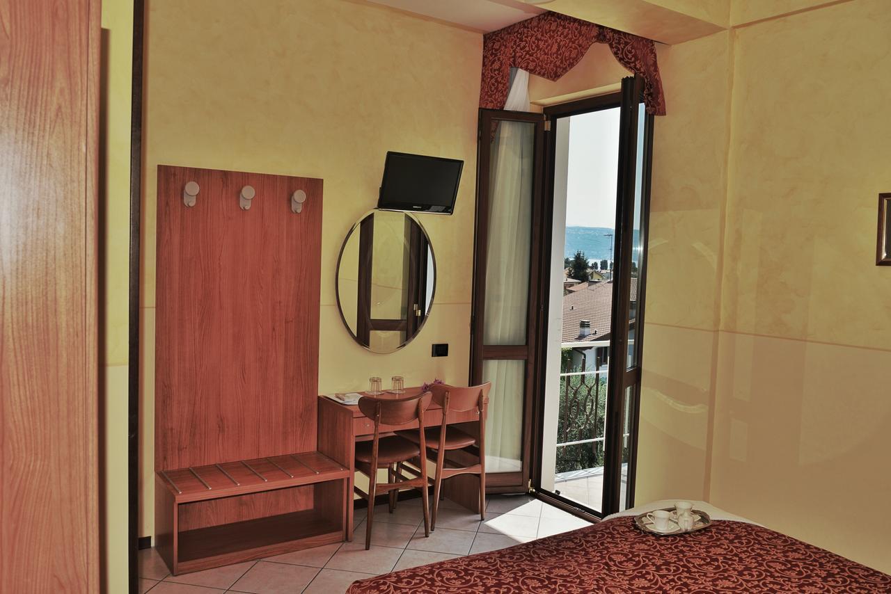 Hotel Sorriso Тосколано Мадерно Екстериор снимка