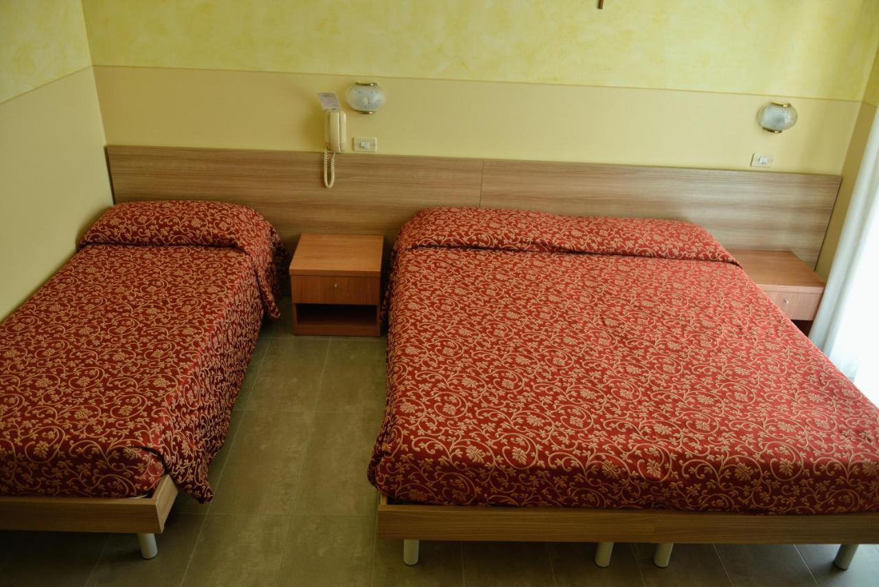 Hotel Sorriso Тосколано Мадерно Екстериор снимка