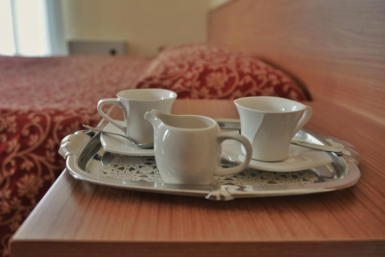 Hotel Sorriso Тосколано Мадерно Екстериор снимка